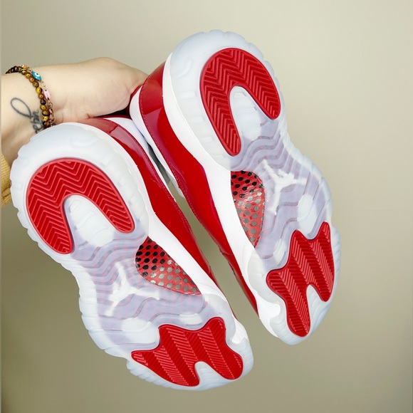 Jordan 11 Retro CHERRY 🍒 DS - Picture 8 of 8